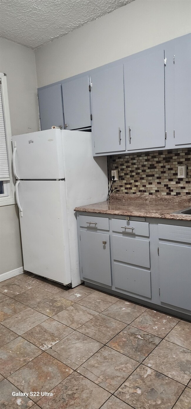 14 Newark Bay Ct
