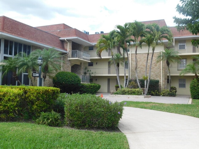 Building Photo - 5500 Tamberlane Cir Unit 305