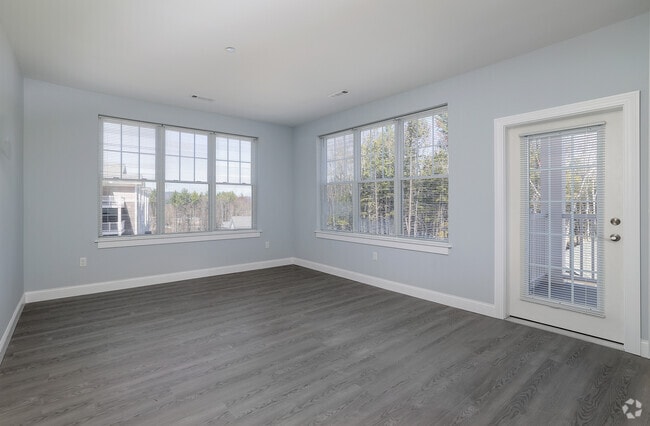 2BR, 2BA - 1,131SF - Living Room