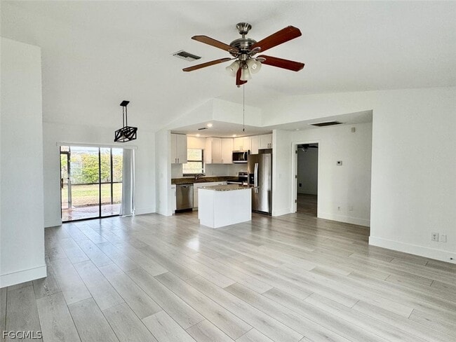 Photo - 2013 NE 4th Ter