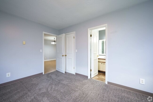 Photo - Ontario Village Apartments - Deluxe 2 Bedroom, 1 & 2 bath , Furnished Apartment Options