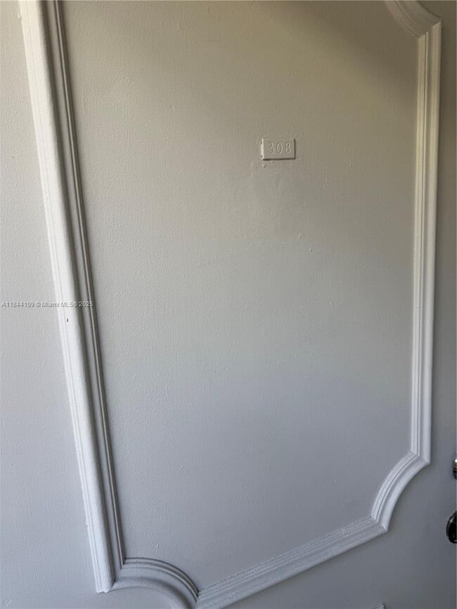 Building Photo - 11925 NE 2nd Ave Unit B308 Rental