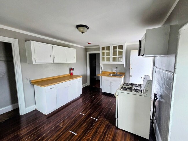 Photo - 1048 Walnut St Unit 3
