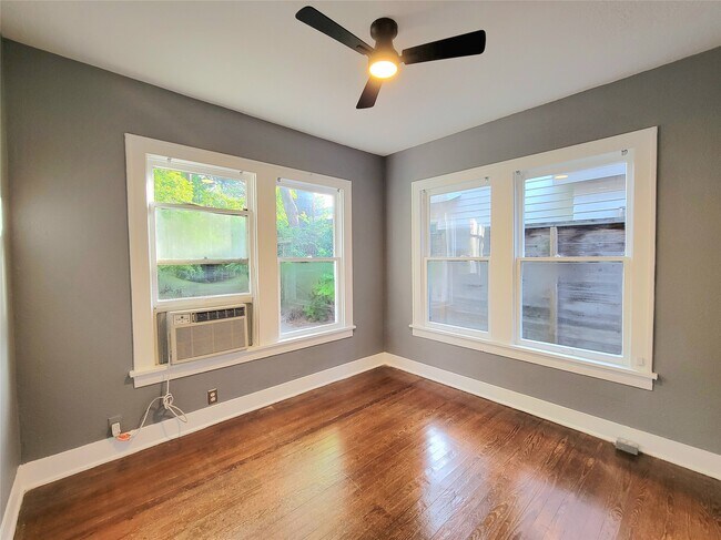 Photo - 1238 Peden St Unit 2
