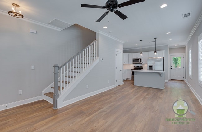 Photo - 10 Howard St