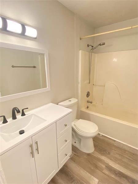 Photo - 635 Maxwell St