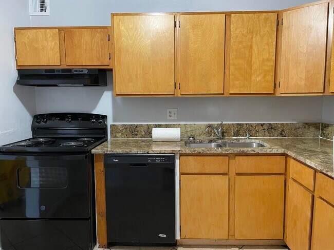 Photo - 608 NW 13th St Unit 27