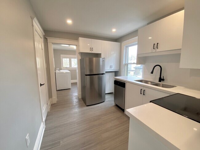 Photo - 953 Montclair Ave Unité 2