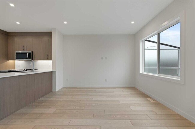 Photo - 1868-1868 Cornerstone Blvd NE