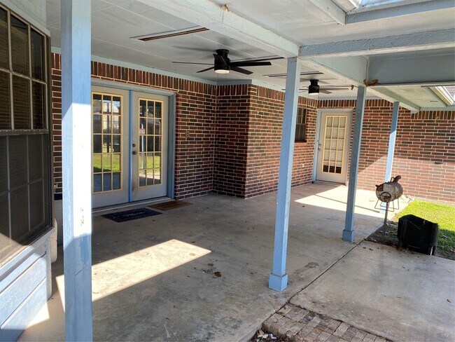 Photo - 301 Jansen Dr