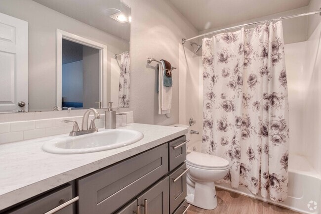 2BR, 1BA - 861 SF - Delridge Crossing Apartments