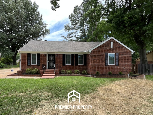Building Photo - NEWLY RENOVATED 4BR/2BA Whitehaven Home | Detached 2-Car Garage & Tile Floors