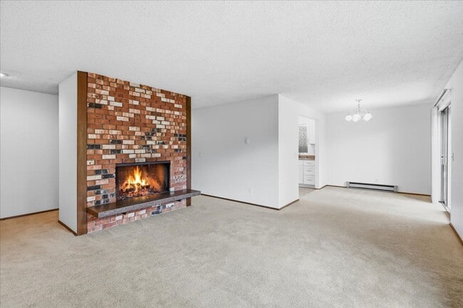 19433 28th Ave NE Unit D