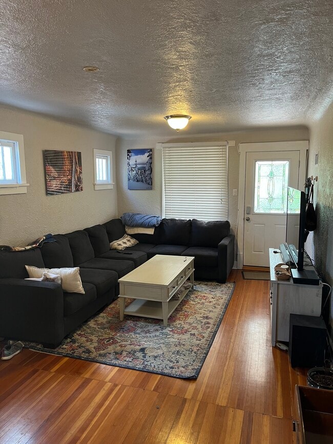 Photo - 1025 E Iowa Ave