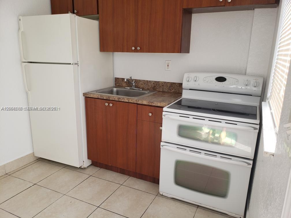 Photo - 2929 NW 88th St Unit 4