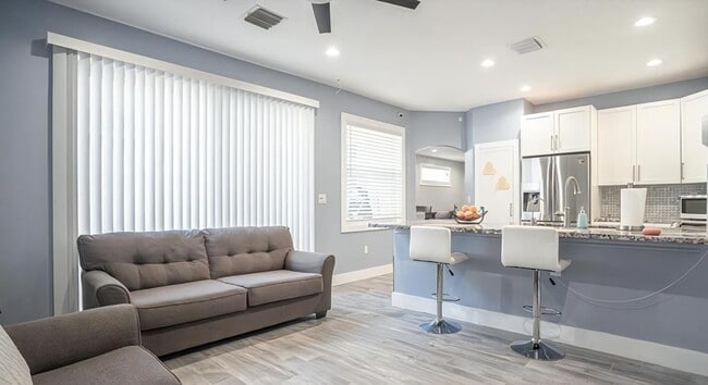 Photo - 11250 Tradewind Way