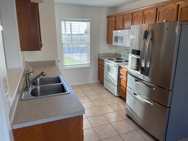 Photo - 2404 Thomas St