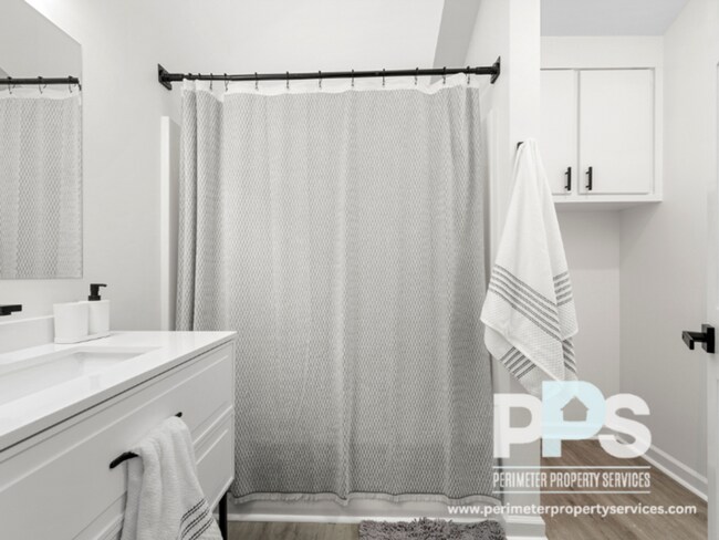 Photo - 2192 Spink St NW