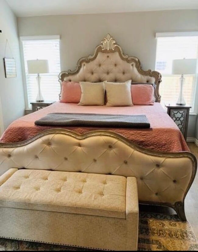 Photo - Gorgeous 4 bedroom 2 bathroom Available September!