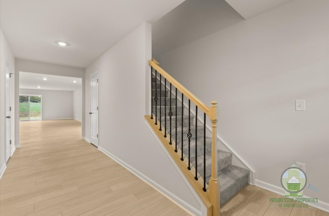 Photo - 213 Wintersweet Wy