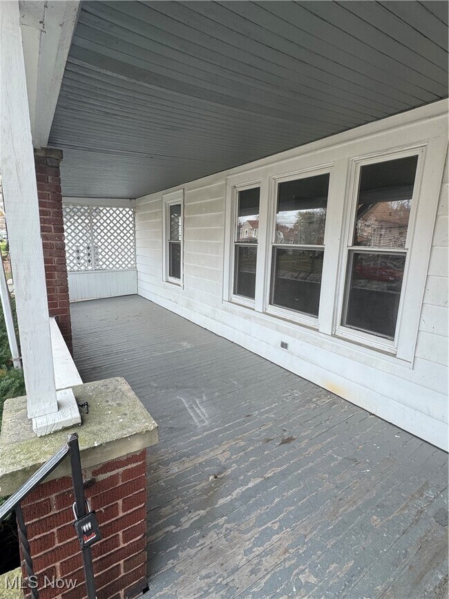 Photo - 1029 W 10th St