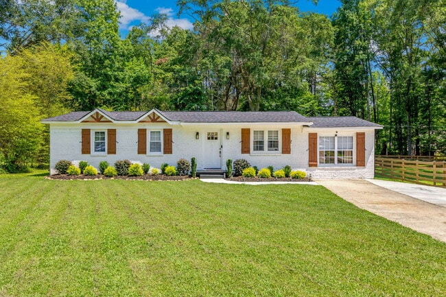 Building Photo - Now Showing for August 6th Move-In Rental