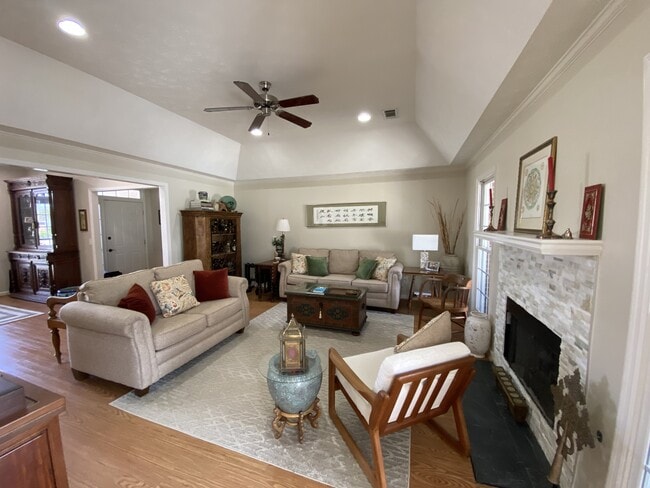 Photo - 5010 Emerald Isle Ct