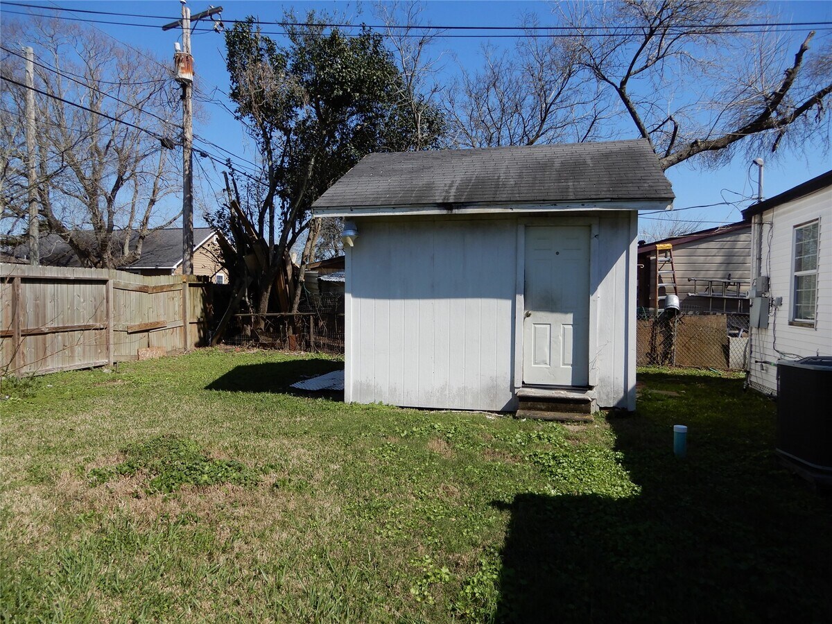 Photo - 320 17th Ave N
