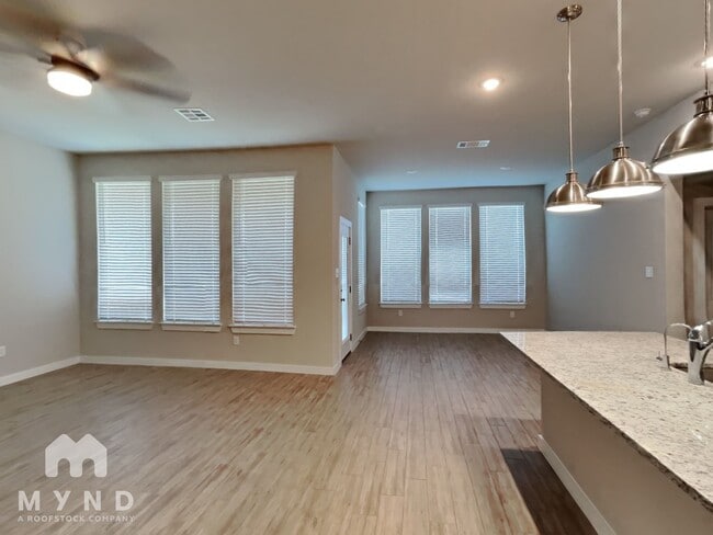 Photo - 1606 Delafield Rd