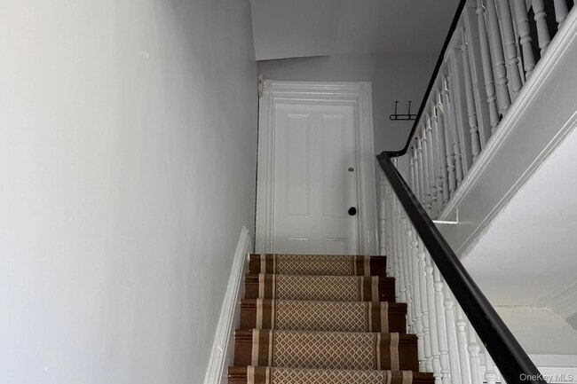 Photo - 154 S High St
