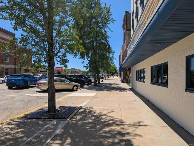 Photo - 109 S Main St