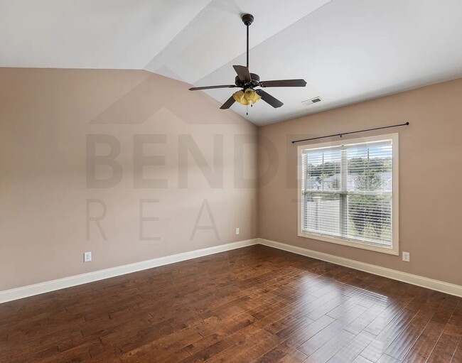 Photo - 157 Belle Chase Wy NE