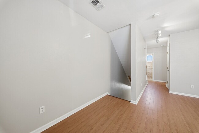 Photo - 824 W Ocean View Ave