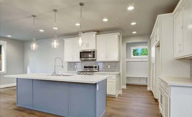 Building Photo - Beautiful 3 bed Home in Edmonds