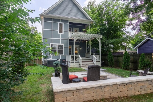 Photo - Great cottage house just off Ellington Pkwy-close to downtown!