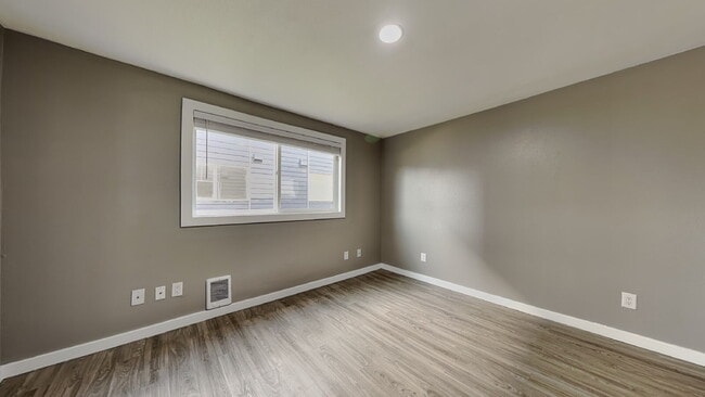 Building Photo - 1105 S Woodlawn St Unit 1