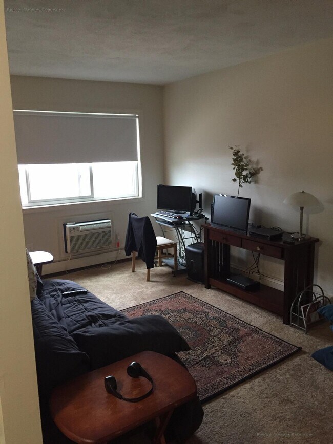 Photo - 220 Quincy Ave Unit 8