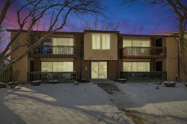 Building Photo - 827 194th St