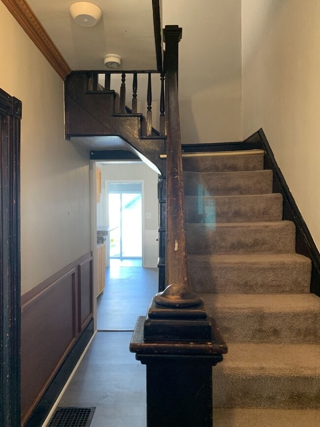 Photo - Spacious single family home with 3 beds/2 ...