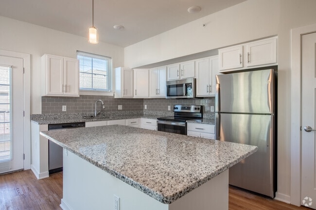 2BR, 2BA - 1086SF
