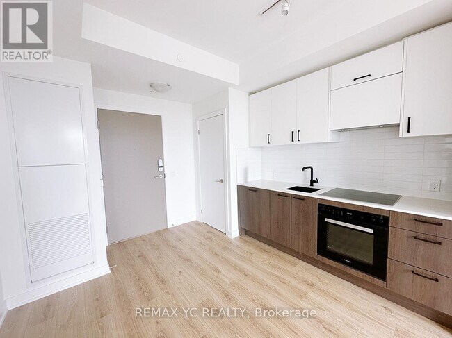 Photo - 5 Quarrington Lane Unit 910