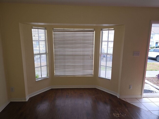 Photo - Charming 2 bedroom, 1.5 bathroom, 2 story ...