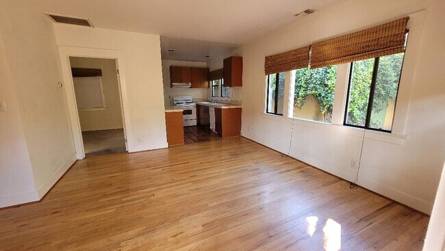 Photo - 607 Venezia Ave Apartments Unit 607B