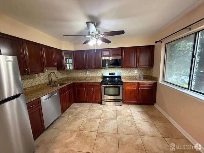 Building Photo - 1302 Edison Glen Terrace Rental