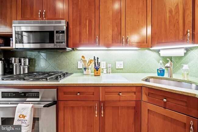 Photo - 750 9th St SE