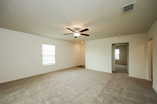 Photo - 7200 Jebson Pass