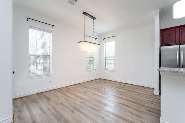 Photo - 9147 Lago Crest Dr