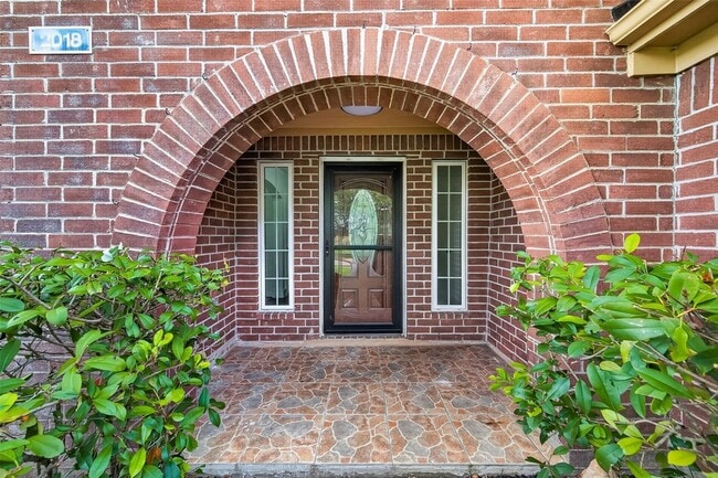 Photo - 2018 Village Ct Ln