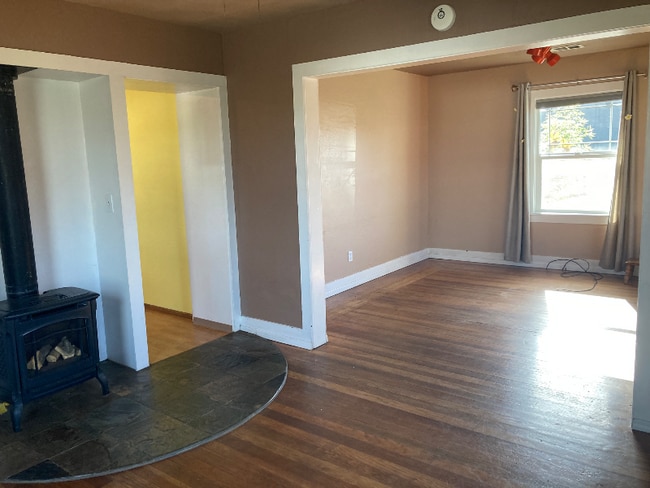 Photo - 1835 Albee St