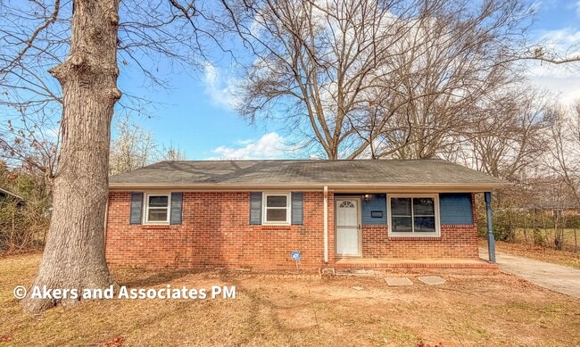 Building Photo - 3 Prestbury Dr